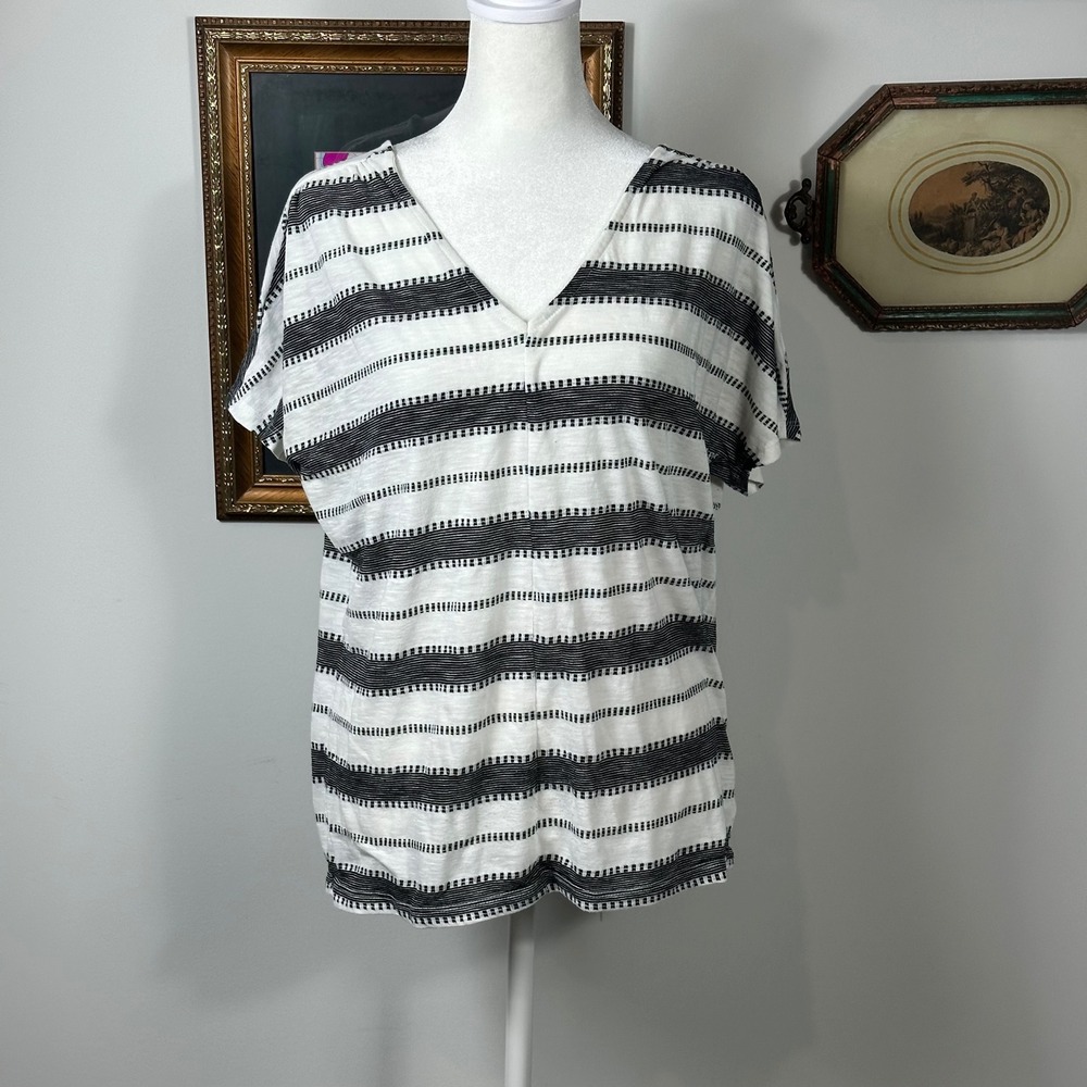 Old Navy V Neck Striped Short Sleeve Top - SIZE M Casual Summer Neutral